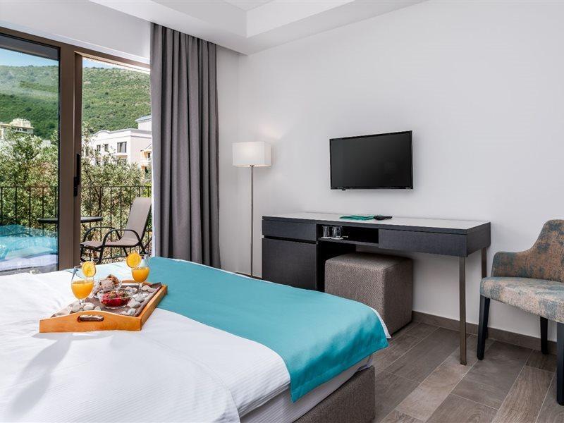 Hotel Eleven Petrovac na moru Exterior foto