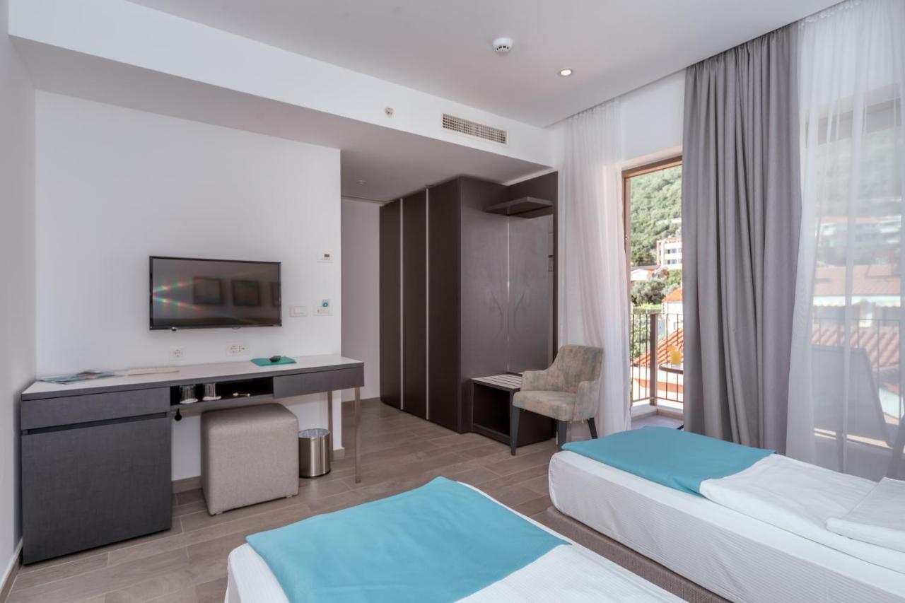 Hotel Eleven Petrovac na moru Exterior foto