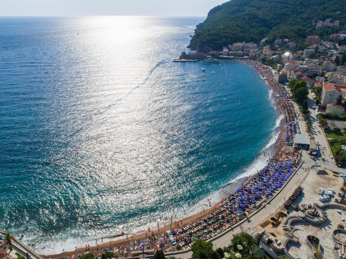 Hotel Eleven Petrovac na moru Exterior foto